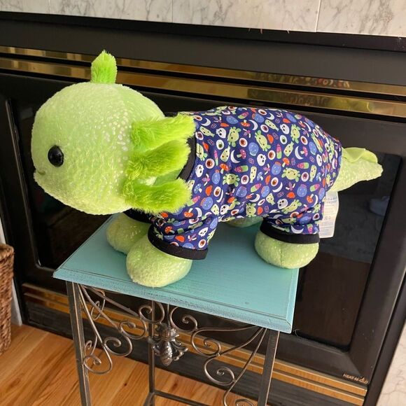 Build a Bear Lime Green Glow in The Dark AXOLOTL 19 inch Plush with Outfit! - Picture 16 of 16